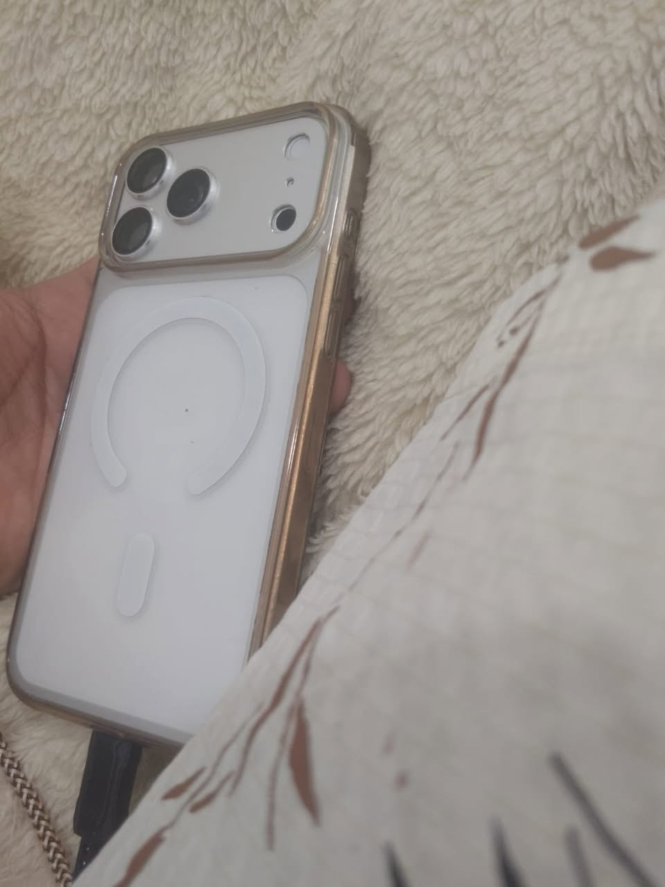 عرض قوي ايفون 12 برو ماكس سعر360 محور ايفون 17 برو ماكس
لتلفون شاصيه حلو 
شاشه 3 خيارات نوعيه اولد ميحتاج اكلك شكد سعرها 150 
ارتنيت اتصال كامرات كله فول ل فول
بطاريه 80
تحوير لون تيتانيوم سلفري يموت 
ولون ل ايفون شاصيه ل بلاد ازرق بحري
فيس ايدي برمجه يحتاج متكلف بس من بدلت شاشه ماسويت الها برمجه وهاهيه تلفون نضيف فقط شاشه مستبدله نوعيه اصليه اولد 
بغداد كريعات او اعضميه رقم ***********
