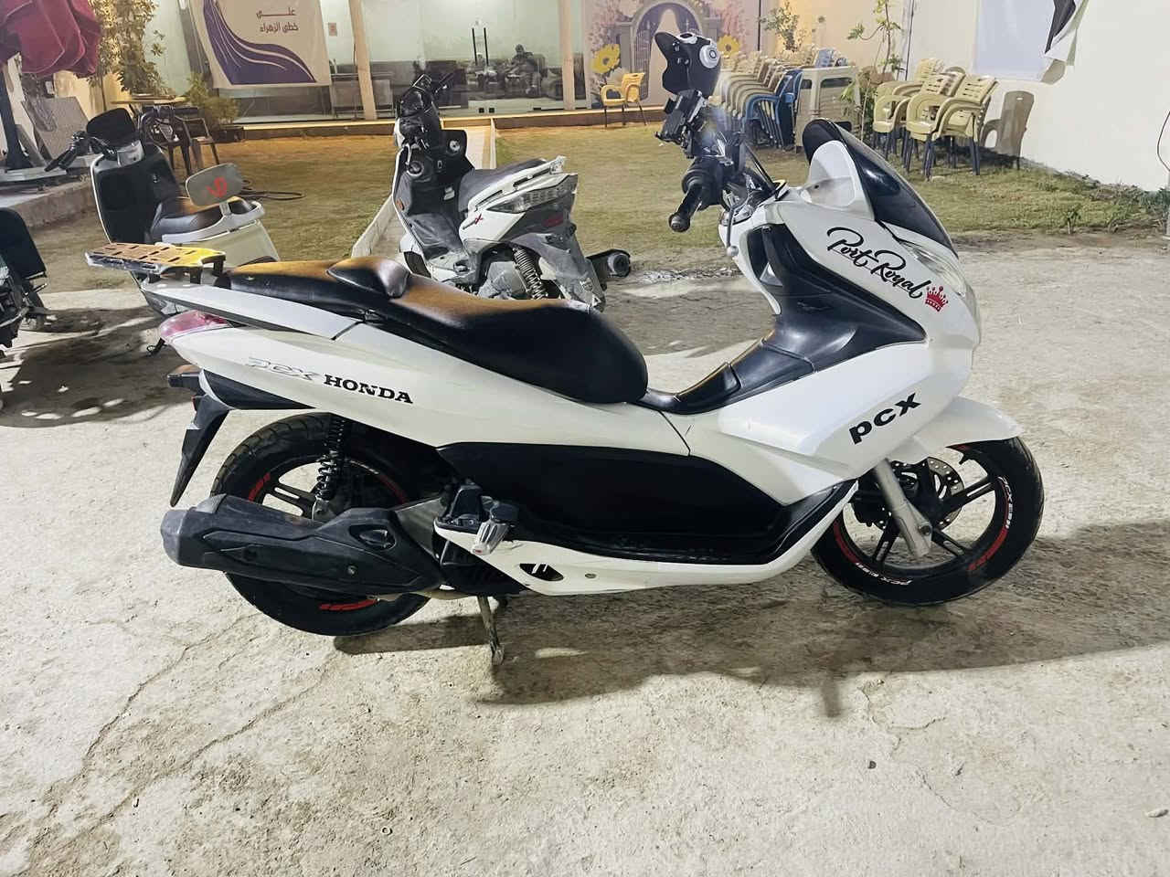 السلام عليكم دراجه بي سي اكس جيل الاول محرك مكفول ممفتوح ابد 
المكان بغداد الكريعات
سعر مليون او 300 بيها مجال 
رقم الهاتف ‭0770 394 2340‬
