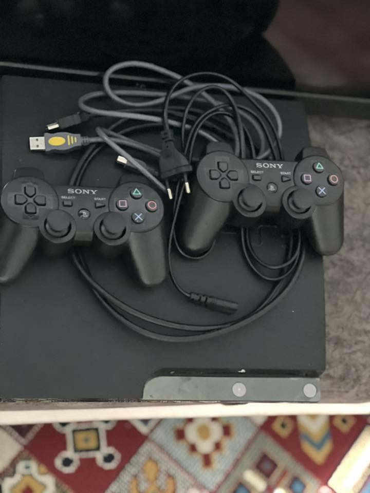 سلام عليكم بلي ثري3مهكر وشاشه حجم 32نضافه اخو جديد للبيع مكاني شطره رقم ***********
