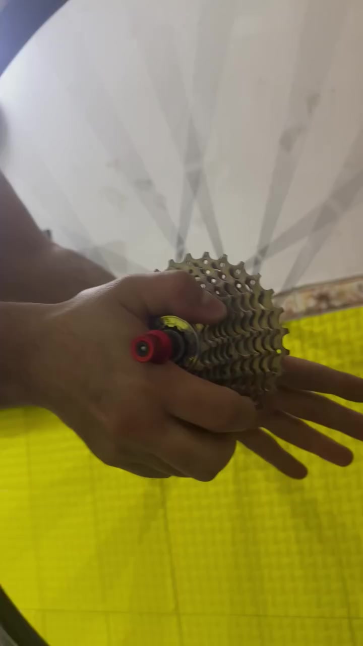 Campagnolo Bora Ultra 🇮🇹
ويالة ماركة كامباغنولو بورا الترا صوت طرب للبيع
ويالة يرهمن لدراجات الطريق "الرود بايك" و الC700 حلوات و نازكات بطيخات كاربون تستوعب دشلي حتى لل12 سرعة
مستعملات شي جداً قليل نضافتهن عبالك جدد
نسبه النضافه 99‎%‎ 
سيم وليس شيش

السعر: 150 الف و بالعافية لصاحب النصيب
العنوان: بغداد / الشعب / شارع عدن / قرب مركز شرطة سوق شلال
للاتصال: ***********
