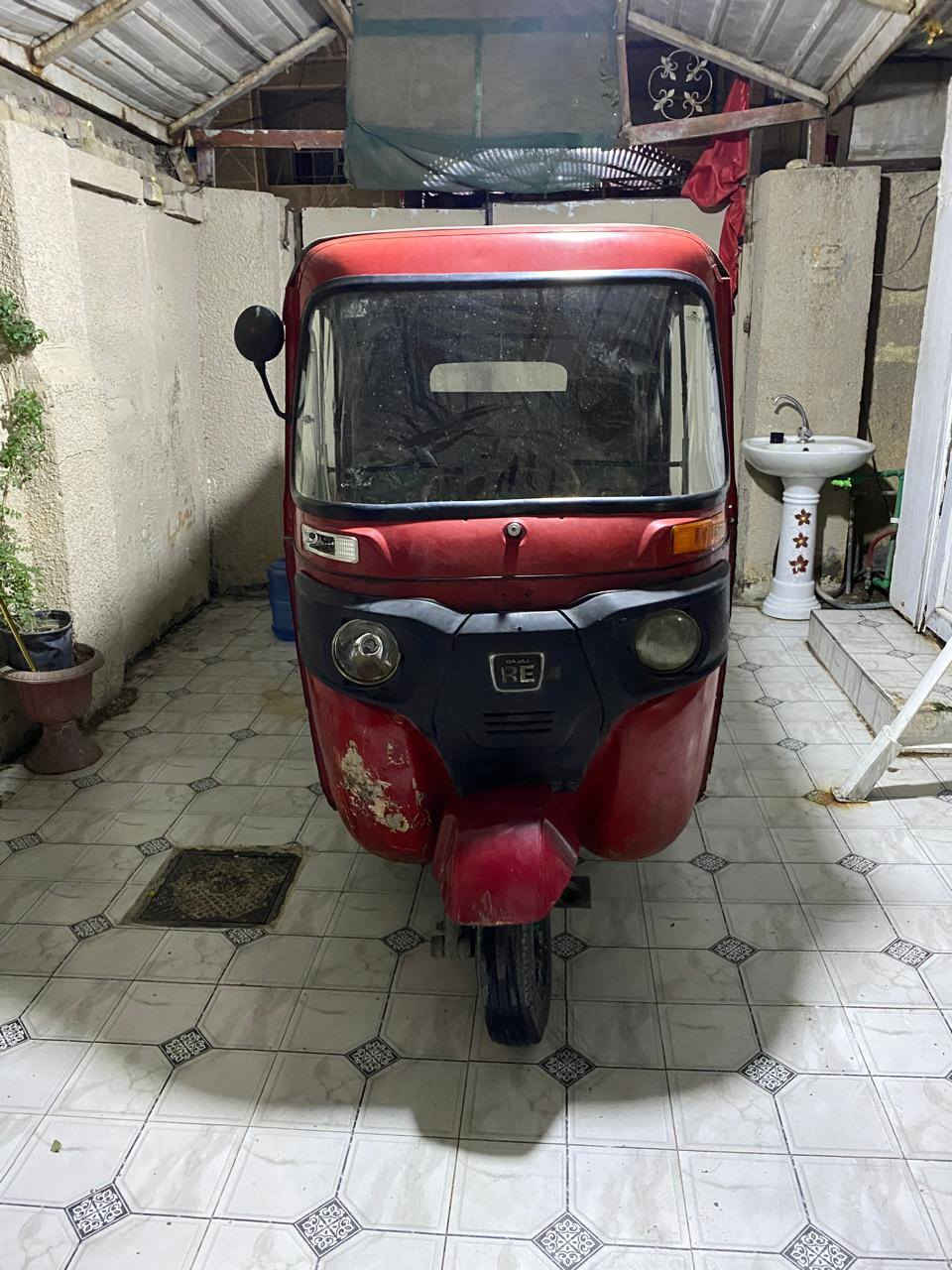 سلام عليكم تكتك لبيع 2016محرك مال عشرين سعرها 3او200اوبيها مجال الطيبين عنواني بغداد مدينة الصدر رقمي***********
