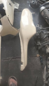 كفر 08 كامل عدى الهلال سعرهن  120 قفل بي شوي مكسر بس بهذا السعر ماكو ا...