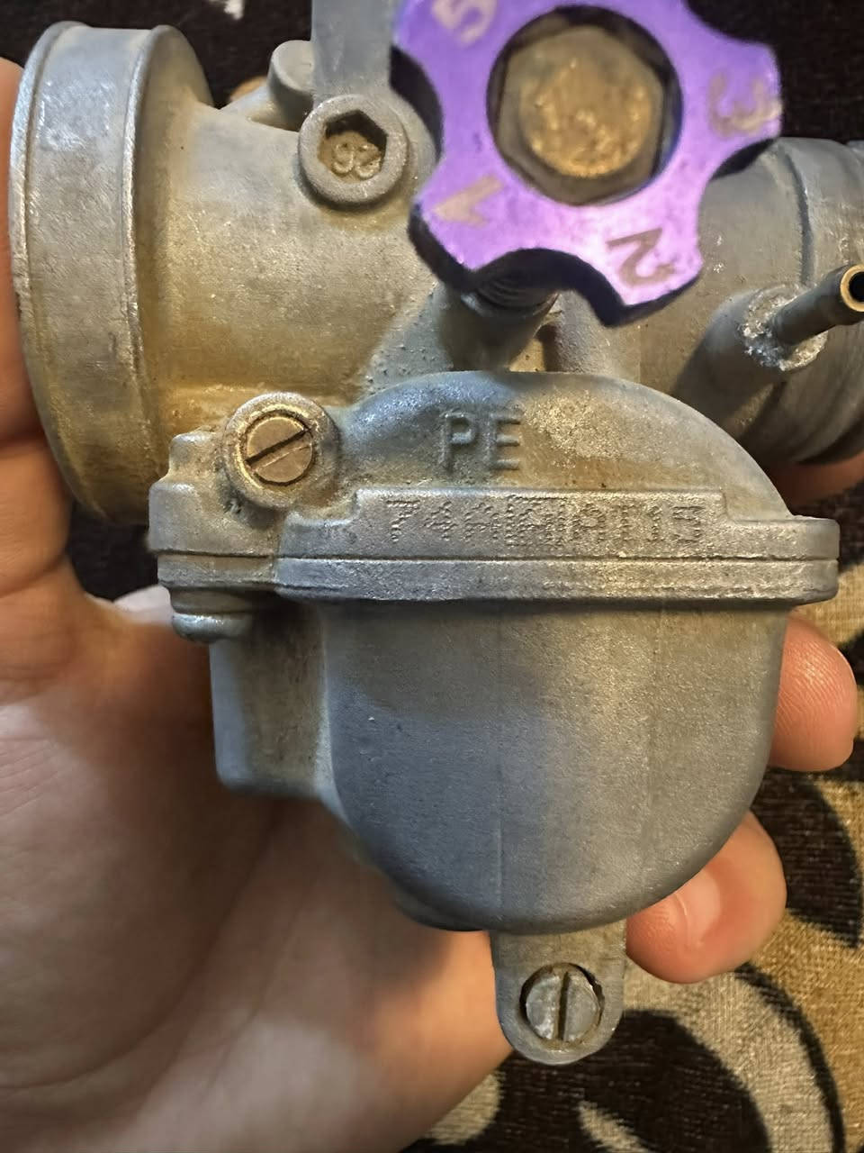 السلام عليكم كابريتر قفاز للبيع سعر٣٠ الف
مكاني بغداد حي الجامعه 
***********
