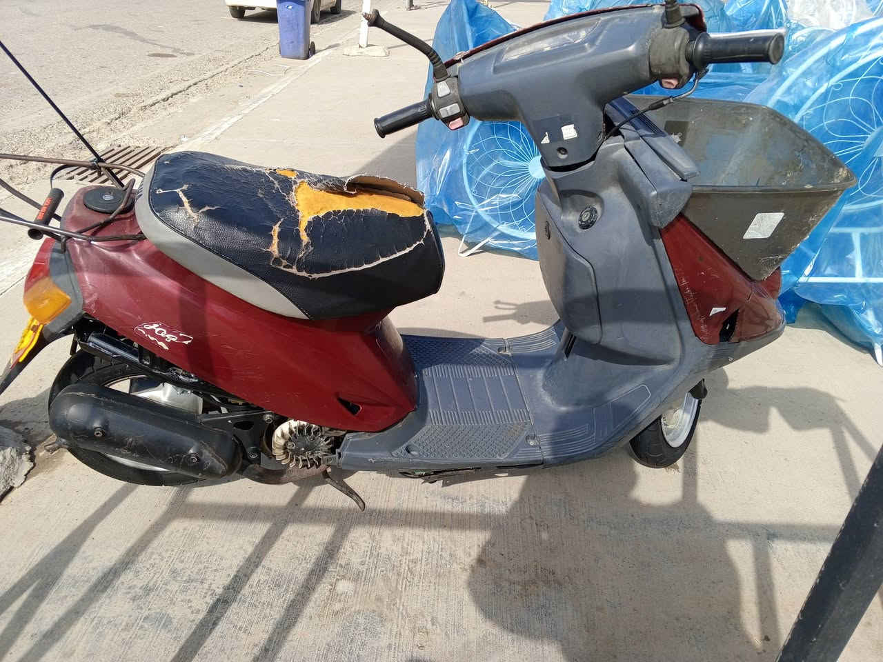 سلام عليكم دراجه للبيع النضافه 70% مكينه كبس  الشاصي مكسور وملحوم ما علي شي السعر 200 المكان اربيل للتواصل واتساب ***********
***********
