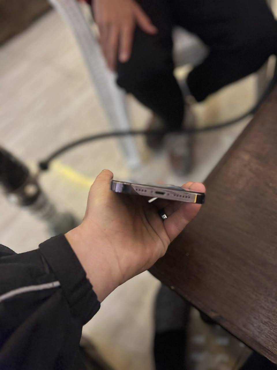 سلام عليكم آيفون 14 برو ماكس للبيع ذاكره 256بطاريه 73 شحنها كلش حلو ما تصرف مستبدل شاشه فقط وشاشه كلش ملسه 3 خيرات كلش حلوه  سعره 600 وبي مجال بسيط مكاني التحرير ***********
