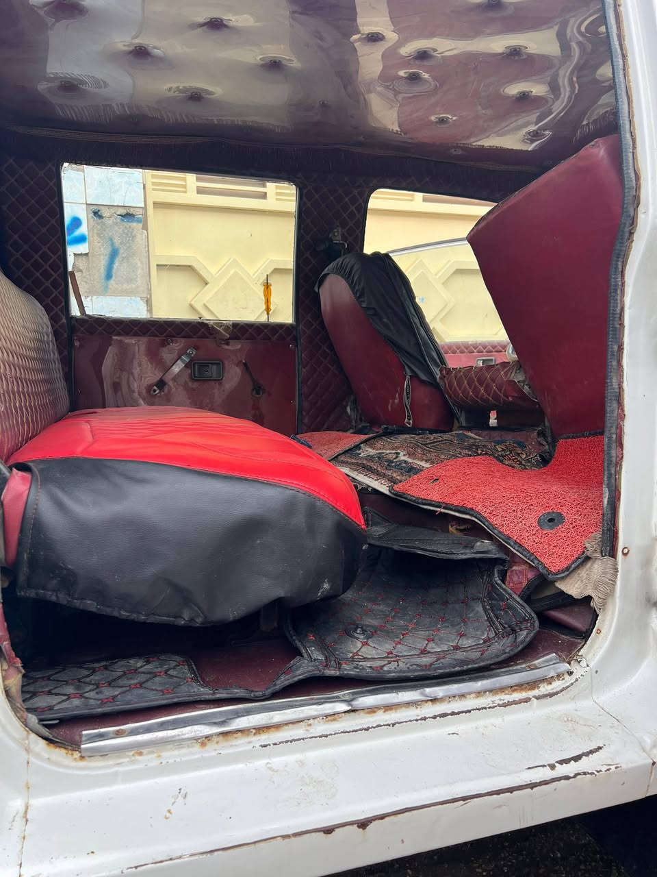 السلام عليكم طبعا عندي سياره KIAبنكو دبل قماره لون ابيض موديل 1993بسمي السياره كفاله كير ومحرك واكسن وشاصي ورقم اوربي وكلشي شغال ولسعر 45ورقه وقابل ولتفاوض ليحب بعد يعرف عن السياره مكاني بغداد لبياع/رقمي الاسيا ***********رصيد/رقمي الكورك بس واتساب ***********
