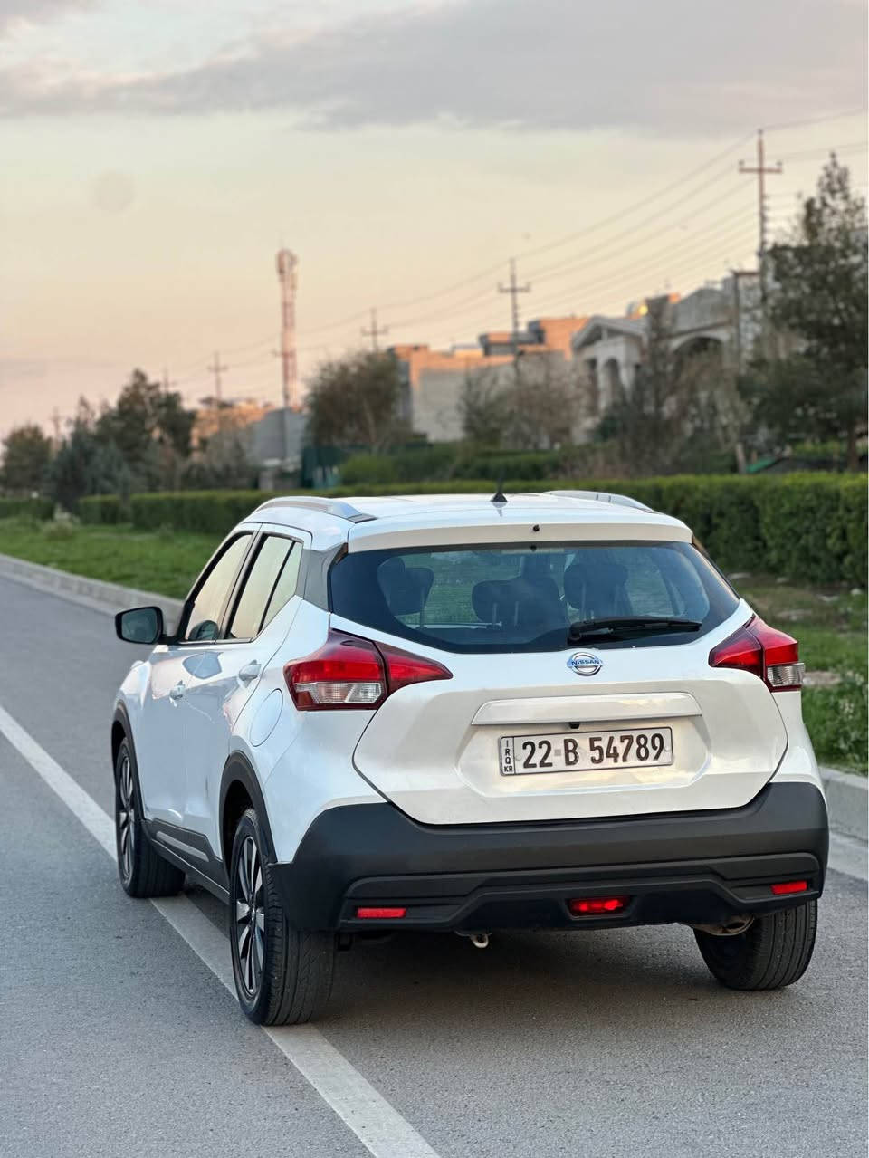 Nissan kicks 2018خليجى 
سةيارةكة رةقةمو سةنةوى نوية 
سةيرةكة دوو بارجةوو بستةكى سبوخة
بيشى كةبسة بشتى جةمبةكى خةفيفى هةية
سةيارةكة جايزة سعرى 118وةرقةو كةمةك مجال عنوان اربيل
☎️:*********** أربيل, العراق
