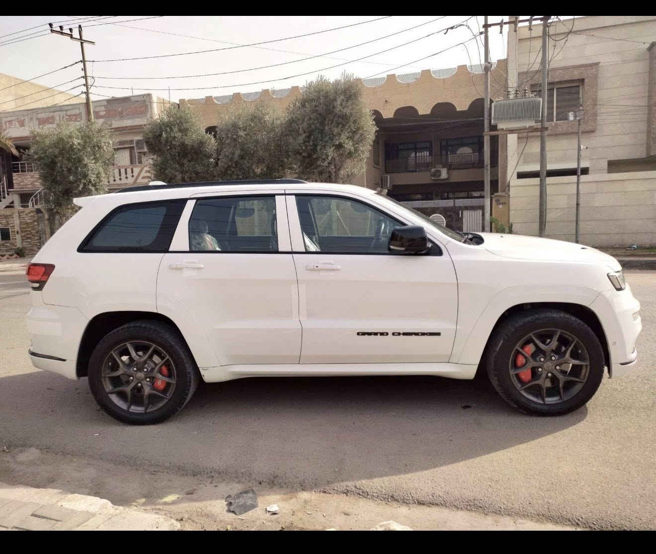 JEEP GRAND CHEROKEE 2020 S
عدد المسافات (65) كيلو حقيقي
جيب فئة: S
موديل:
2020
مكينة:
V6 3.6
خليجي مكفولة كفالة عامة (شركة هارلم) زيرو .... يوجد سونار داخل صور
سيارة نظيفة جدا جدا بعد عل وضع شركة سيارة مال جناي
المواصفات 1/1
بانوراما
رادار جانبي نقطة عمياء رادار خلفي
كشن حار بارد
كشنات جلد كنتارة
ستيرن هيتر + كهرباء
نظام توقف اوتو ستوب
حساسات امامي خلفي
صندوك كهربائي
سماعات سستم صوت
دمام بالصندوك
صمة و تشغيل عن بعد كيج الكتروني
نظام متعدد اوتو للطرق
مري قلاب وشفط

مكان: بغداد ابو غريب 
السعر (305)
🟥بيه بارد خفيف تكحيل مو صبغ بالصندوق
***********
