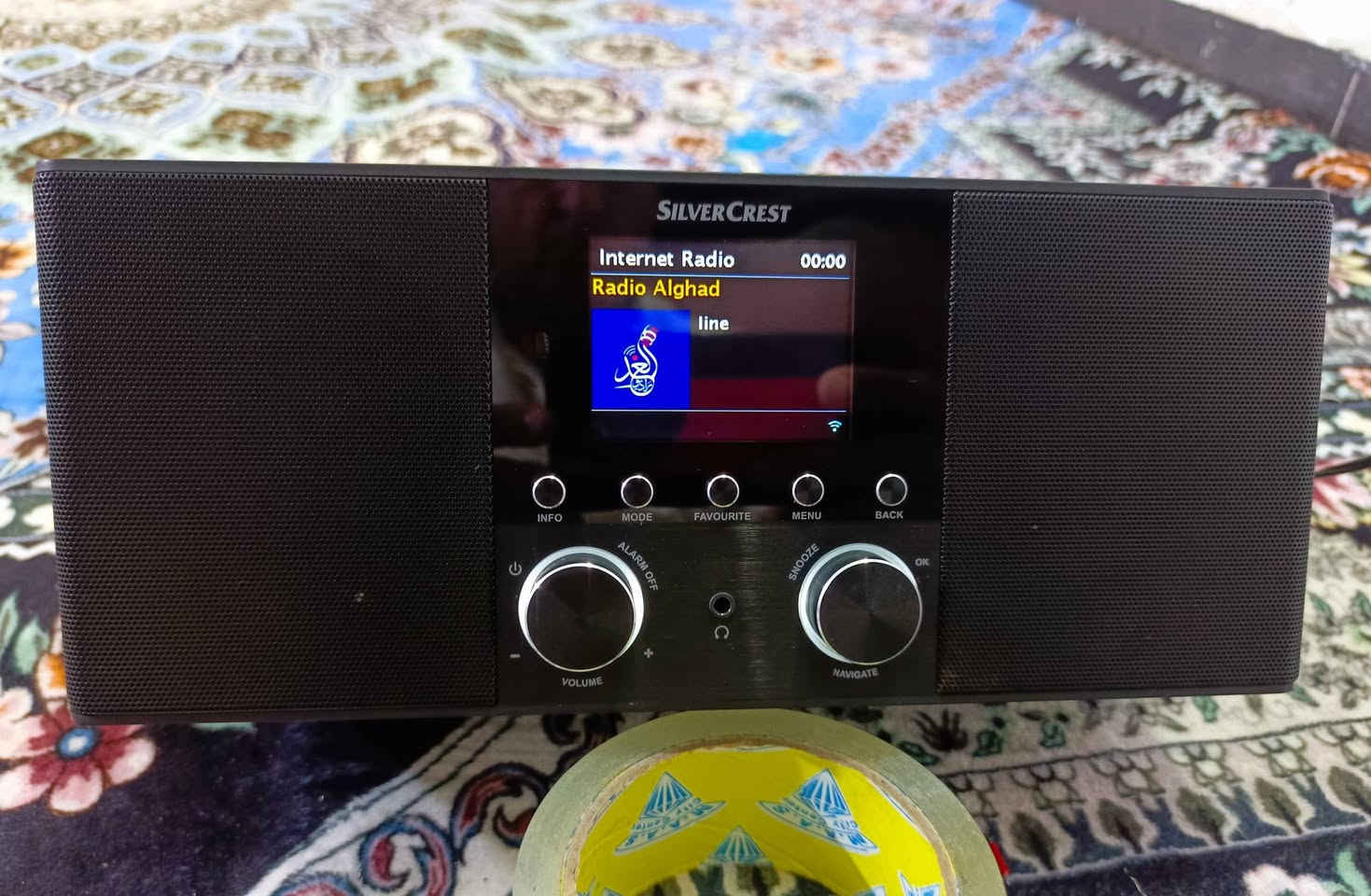 راديو انترنت سلفر كرست
شركه المصنعه. SiLVER CREST
صنع. 🇩🇪 ألماني
انترنت واي فاي
ايضا منفذ لاين كيبل انترنت مباشر من راوتر 
موجه FM
منفذ اواكس
منفذ USB يشغل صوتي MP3 
شاشه ملونه
يشتغل محوله خارجيه ١٢ فولت
ميزه حفظ محطات مفضله
ستيريو صوت مجسم قوي جدا ونقي
منفذ سماعه خارجيه
ملحقات شاحن فقط
جهاز لوك جديد 🆕
اي استفسار بعد تعليق يوصلك السعر وبالخدمة 🌹


**إذا كنت صاحب هذا الإعلان وتريد حذفه لأي سبب، رجاءا أرسل رسالة إلى الدعم الفني**