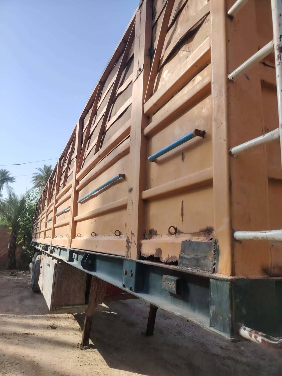 السلام عليكم
للبيع عربانه جناب حداديه 
طول ١٢.٥
دنكيرين مكان الثالث كامل بس شد نقص 
مكفوله من الفطر والكسر 

***********
مكلف بالنشر
