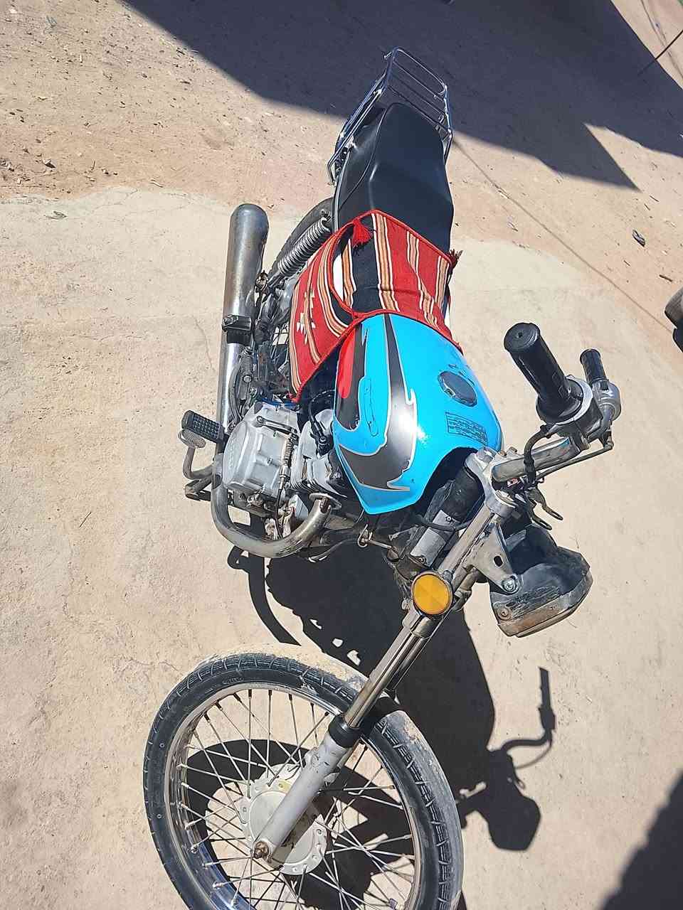 السلام عليكم دراجة للبيع ارشا اوراق أصولي موديل 12  احمد شهاب مكينة ليفان بلادية مالتها مكفولة من كلشي جاهزة متواجد خاص هذا رقمي ***********
