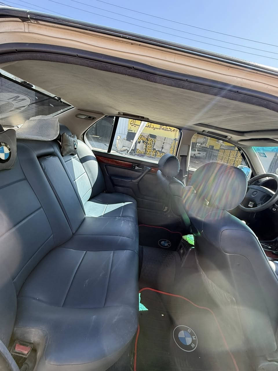 740اصل موديل 1991
سياره بيها صبغ عام جماليه بدون دواخل
السياره كلها بشرط مكينه كير كهربائيات وضع شركه 
طخم تاير جديد باتري جديد تبريد ثلج دينار ما تصرف عليها 
السعر 52 وبيها مجال 
***********
***********
