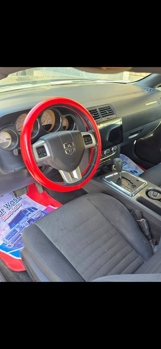 جالنجر 2013
وارد امريكي كفاله عامه ماعدا بارد في باب السائق فقط رقم انكليزي بغداد باسمي السياره شرط التحويل مكان الناصريه 
السعر 110 
رقم الهاتف ***********
