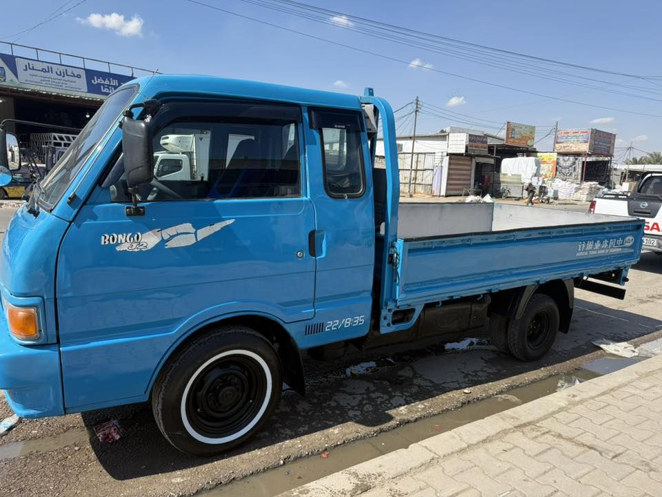 سلام عليكم كيا حمل مديل 96 رقم بغداد بسمي سنويه جديده السياره مكفوله كفاله عامه من الصبغ عده البدي لجماله تخم تاير جديده هسه شادهن السعر 60 او بيهه مجال شي بصيط مكان السياره بغداد ***********
