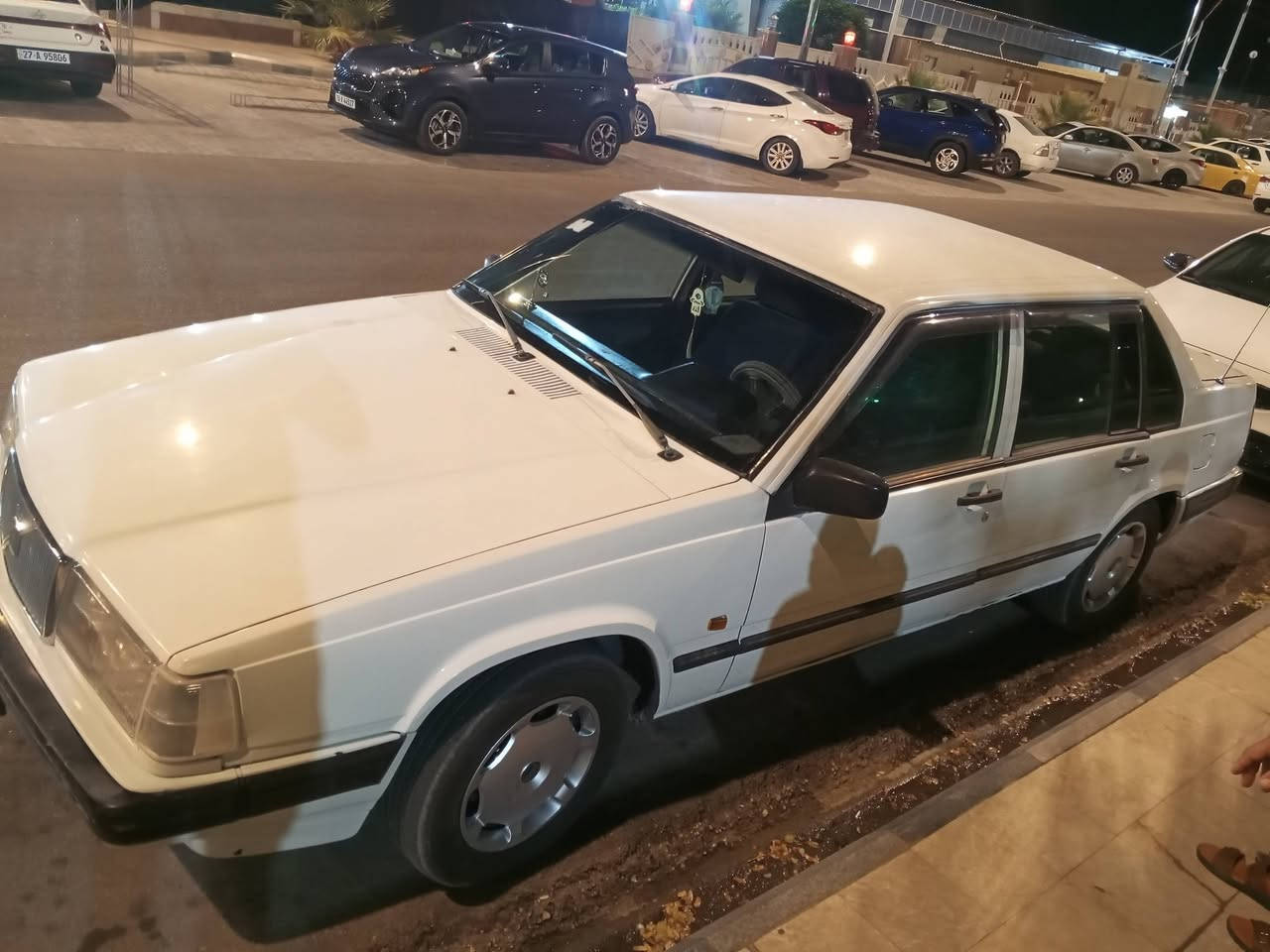 سياره فولفو 940 مكفول صبغ بلادي تبريد تخم تاير حدادي جديد محرك عادي غرفه جديد كهربائي كل شغال مكان نجف رقم نجف ***********
