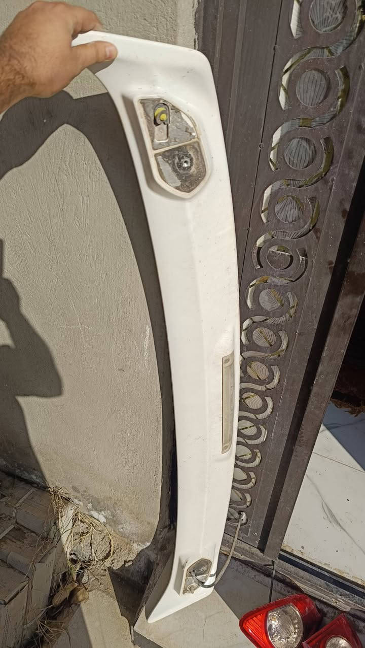 سلام عليكم غراض كورلا 2009 للبيع مكاني نجف *********** دعاميات اصليات 
بك لايت اصلي 
لايتات اماميات اصليات 
سبايدر 
ماسكات دعاميات خلفيه 
السعر بخدمتكم قيم واخذ
