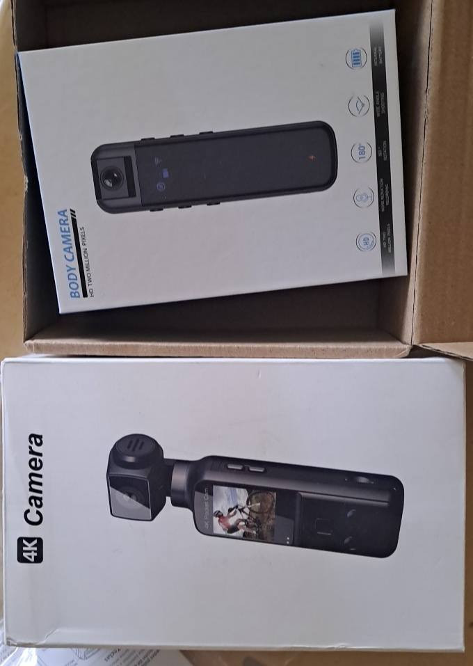 كامرات ثنين قيم وخذهم ممستخدمات 
***********
