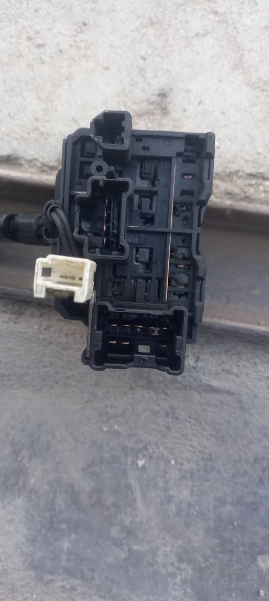 يدت اشاره  بيه ظرر قبغ الايت مكسور بس تشتغل لايت وبلاجكتور يشتغل موظح بلصوره سعره ١٠ الف
يدت ماسحات ١٥ الف
راديتر تبريد ٧٠ الف 
سني كوري اصليات


**إذا كنت صاحب هذا الإعلان وتريد حذفه لأي سبب، رجاءا أرسل رسالة إلى الدعم الفني**