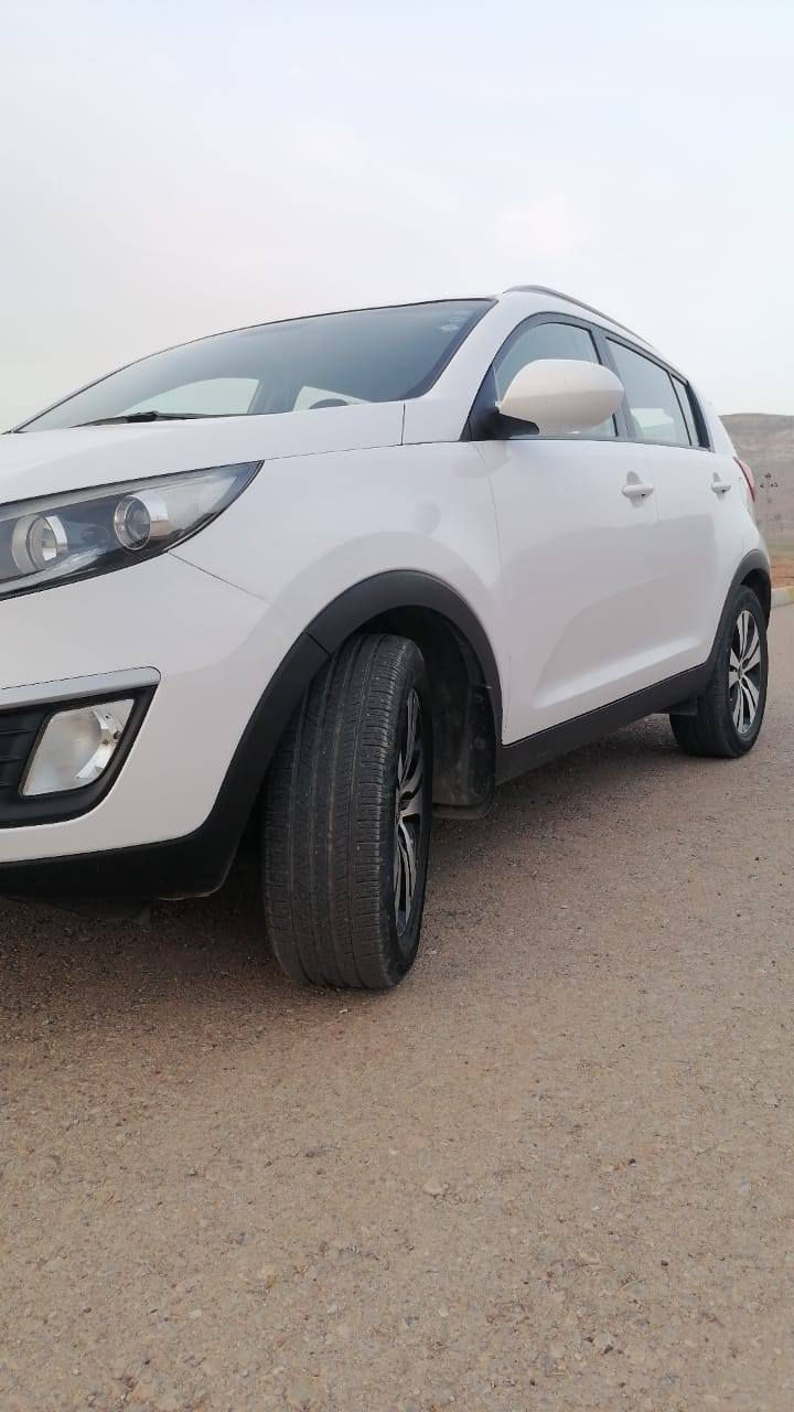 کیا سپۆ تاج مۆدیل 2013 مه کینه ی نه کراوه ته وه  132هه زا ر ڕۆ یشتیوه   گیڕ مه کینه به شه رت سه نوی نویه چو را تا یه ی لۆ کی له ژیره بی سبو غ بی ده عمه زۆ ر جوان ماوه ته وه نرخ 140گه ڵا ژ.م ***********کۆیه *********** كويسينجاك, أربيل
