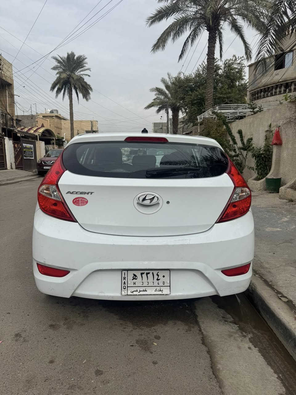 السلام عليكم اكسنت 2017 رقم بغداد وارد امريكي حادثها جاملغ نفسة مصلح السيارة جديدة وجاهزة من كل النواحي مكفولة عدة كم شخط ورصعة بيها بارد بالباب السيارة بدون ايرباك سعرها شدة وبيها مجال ماشية 24 حقيقي السيارة قليل كلش استعمال ترايها يخبل تجي وتشوفها وبيك خير وادلل للاستفسار رقم الهاتف ***********
