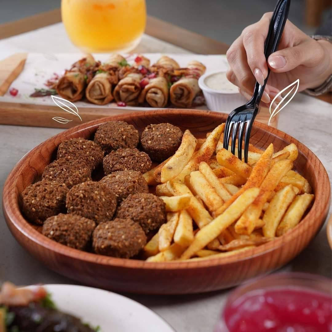 برگر درجة أولى
فلافل مقرمش
صاج فلافل
شرفونا او اتصلو على الرقم وتدللون
***********
الشامية ركن شارع الحرية مقابل الجسر الصوب الكبير
