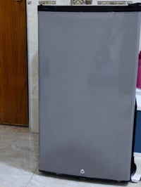 ثلاجه • ٦قدم • نظيفه وشغاله