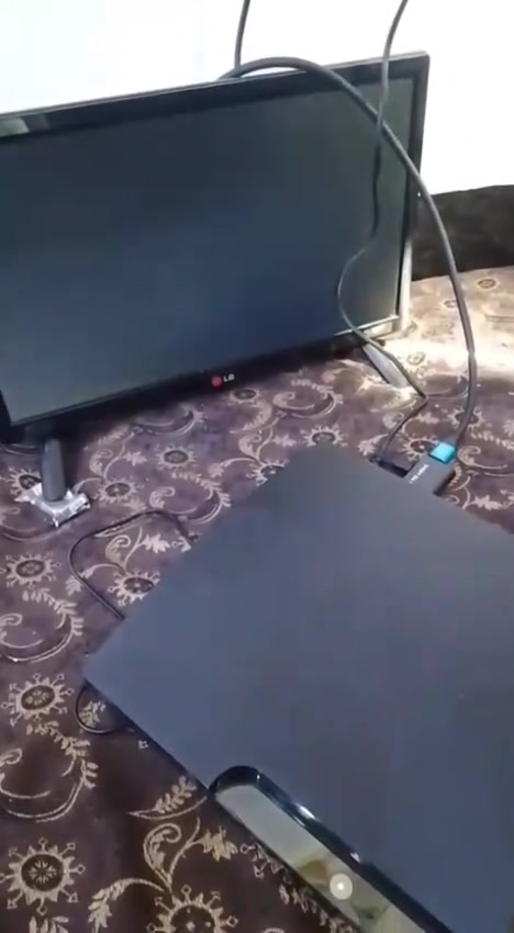بلي 3 سلم 

عاطل بس ماعرف شبي مرات يشتغل مرات يطلع نفس هالصوره  بس من يشتغل وره شوية يصفن وماشتغل ع ال hd  بس ع هاي التوصاله 

مكاني كربلاء السعر 45 وبي مجال قليل *********** 

واتساب او علق
