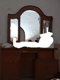 ميز تواليت • مرآة مكسورة • يحتاج ترميم