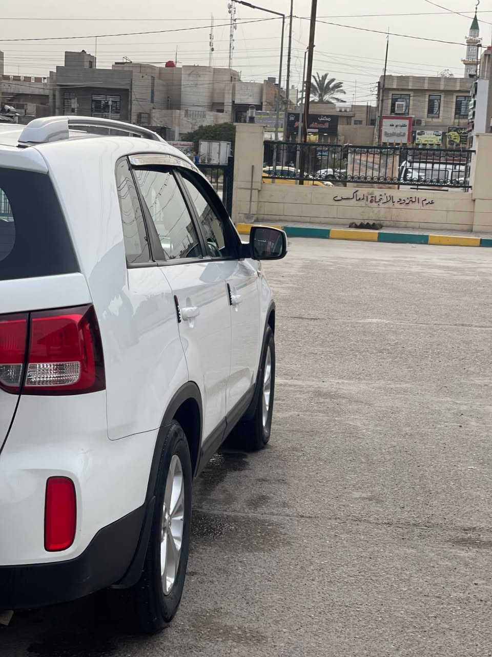 سورنتو ابيض خليجي ٢٠١٤، ٤ سلندر ؛ ماشي ١٨٣ ؛ بدون ضربة او تبديل بيهه فقط بابين عكس السايق بارد خفيف جدا ومعدل ؛ وصبغ الدعامية الامامية جمالية فقط؛ محرك مفتوح ؛ الحدادية جدا نظيفة وقبل سنة بدلت الصدر الامامي كله جديد ؛ ٤ تايرات جديدة والبطارية  ؛ شاشة تشغل فديوات ويوتيوب وانتونت وكاميرا ومسجلهه الاصلي موجود؛ نظامين عادي وايكو؛مدوشمة جديد؛ وياهه بصمة عدد واحد، للتواصل ***********
السعر ١٤٥ $

