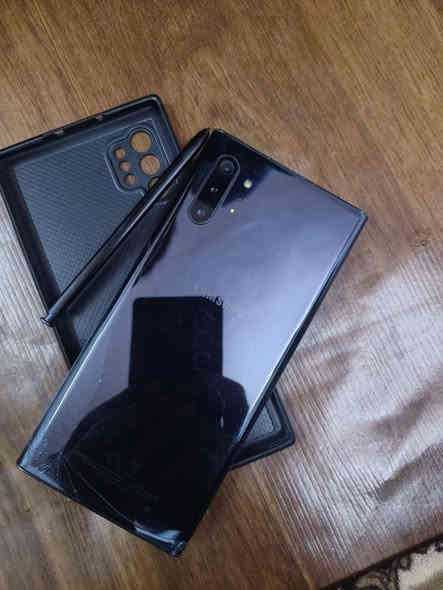 للبيع مستعجل  سامسونج نوت 10 بلس
جهاز مال بيت تاخذو شرط ما مفتوح كلشي ما بي مكفول من كلشي فقط ضهرو مفطور مثل ما موضح بل صور  ودكمه التعلي وتنصي واكعه بس جهاز شغال وكلشي ما بي  نضيف جدا بمعنى الكلمه 
- *الشاشة*: 6.8 بوصة Dynamic AMOLED
- *المعالج*: Exynos 9825 ثماني النواة
- *الذاكرة العشوائية*: 12 جيجابايت
- *السعة التخزينية*: 256  جيجابايت
- *الكاميرا*: رباعية العدسة 12+12+16+TOF ميجابكسل
- *البطارية*: 500ملي أمبير
- *نظام التشغيل*: أندرويد 15
 السعر 225
للتواصل على الرقم ***********
***********
