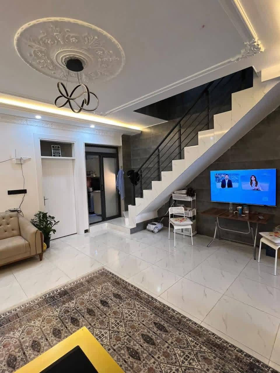 بيت للبيع  في اربيل حي قربو 
مساحه 125م طابوو 
شارع 15متر قريب شارع رئيسي 
بيت يتكون 4 غرفه نوم
استقبال 
صالة 
مطبخ 

***********
***********
