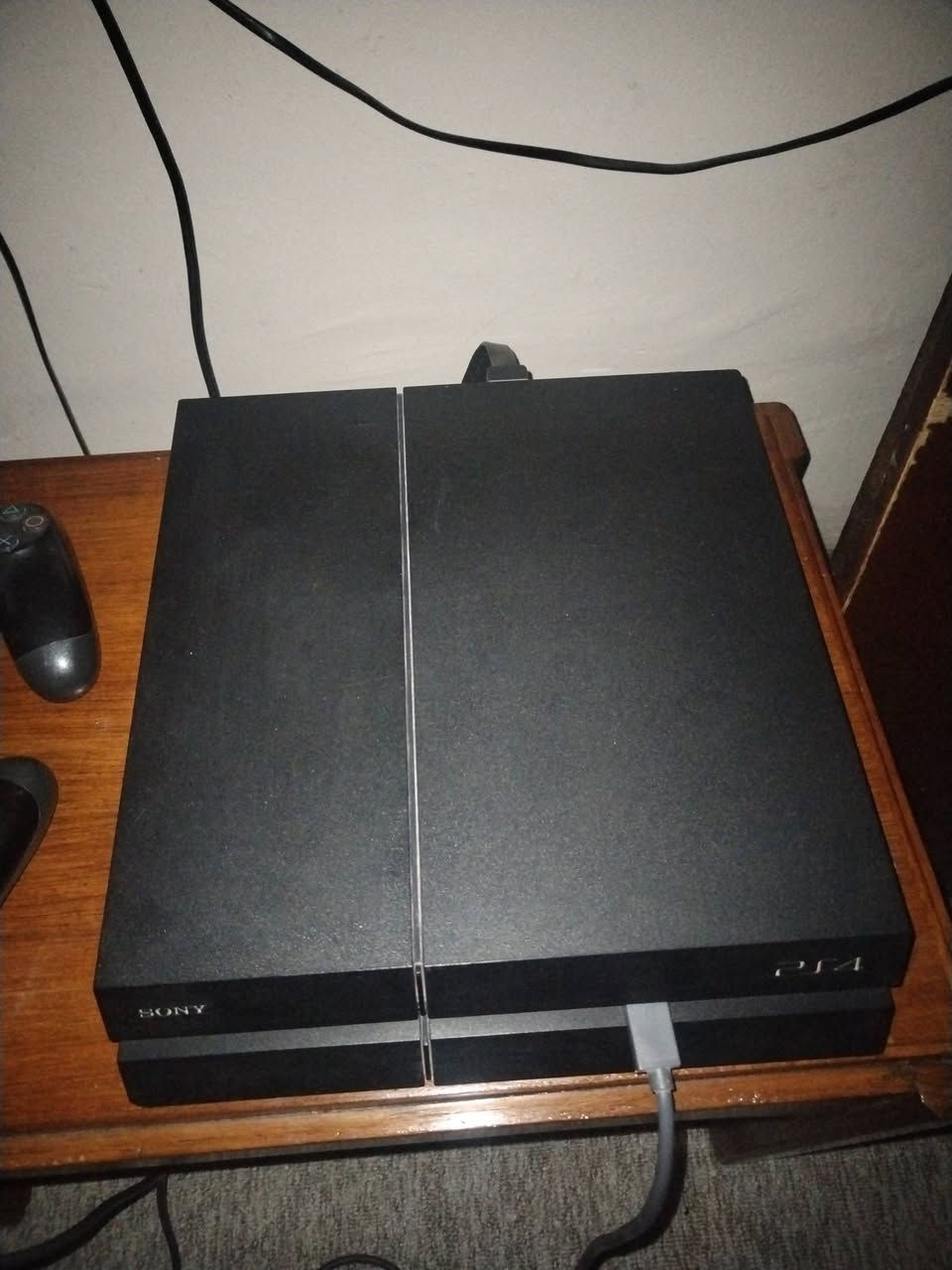 بلي فور فات للبيع
✔️ نظافه90٪
✔️ وياه 2 جوستكات (يد تحكم)
✔️ الجهاز ما مفتوح (الستيكر الأصلي موجود)
✔️ كامل الملحقات (سلك باور + HDMI)
❌ ماكو وياه UPS
💰 السعر: 200 ألف دينار
📍 المكان: بغداد – الدورة
📩 التواصل خاص / تعليق


**إذا كنت صاحب هذا الإعلان وتريد حذفه لأي سبب، رجاءا أرسل رسالة إلى الدعم الفني**