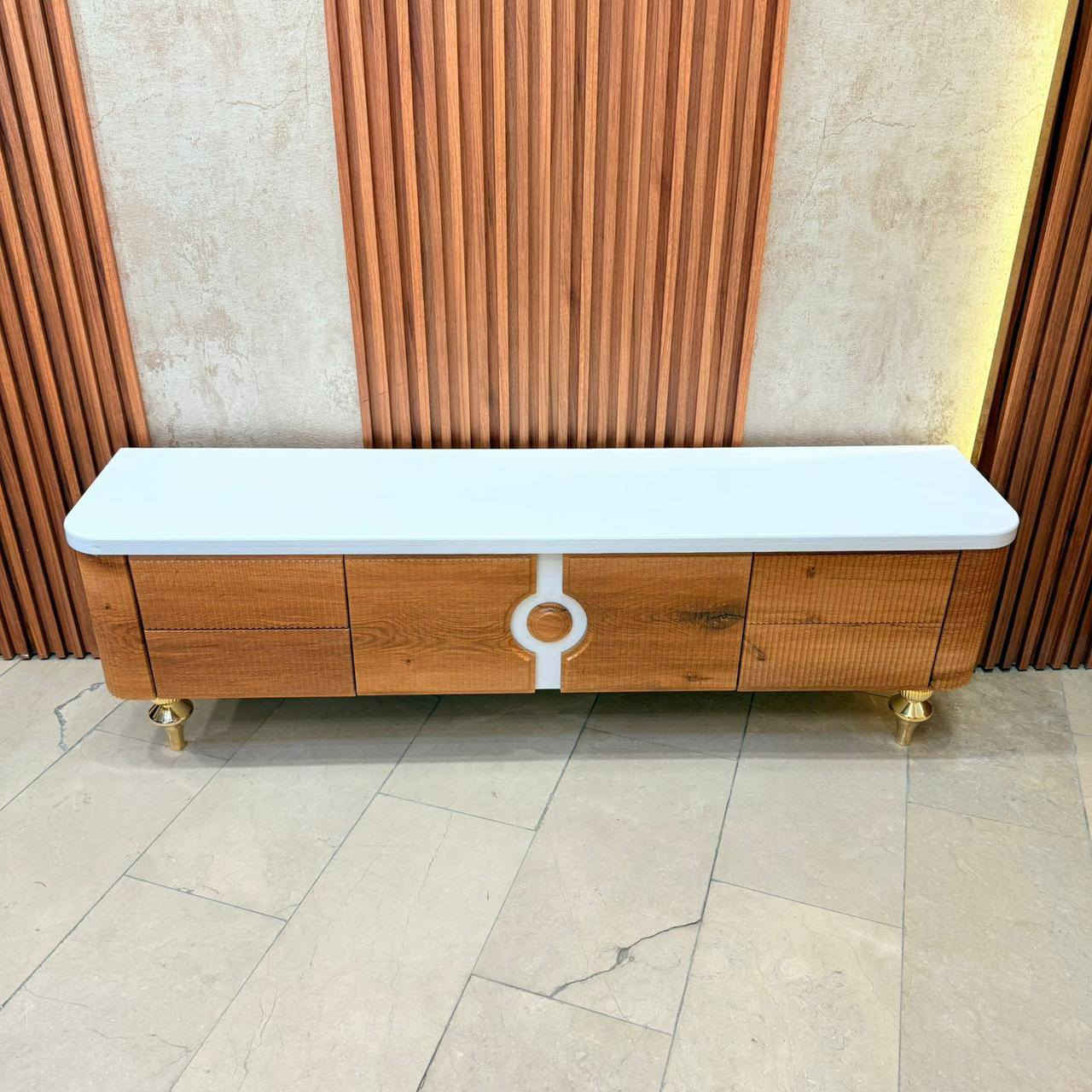 ميز بلازما قياس 160 سم 
ارتفاع 50 سم 
عمق 35 سم


**إذا كنت صاحب هذا الإعلان وتريد حذفه لأي سبب، رجاءا أرسل رسالة إلى الدعم الفني**