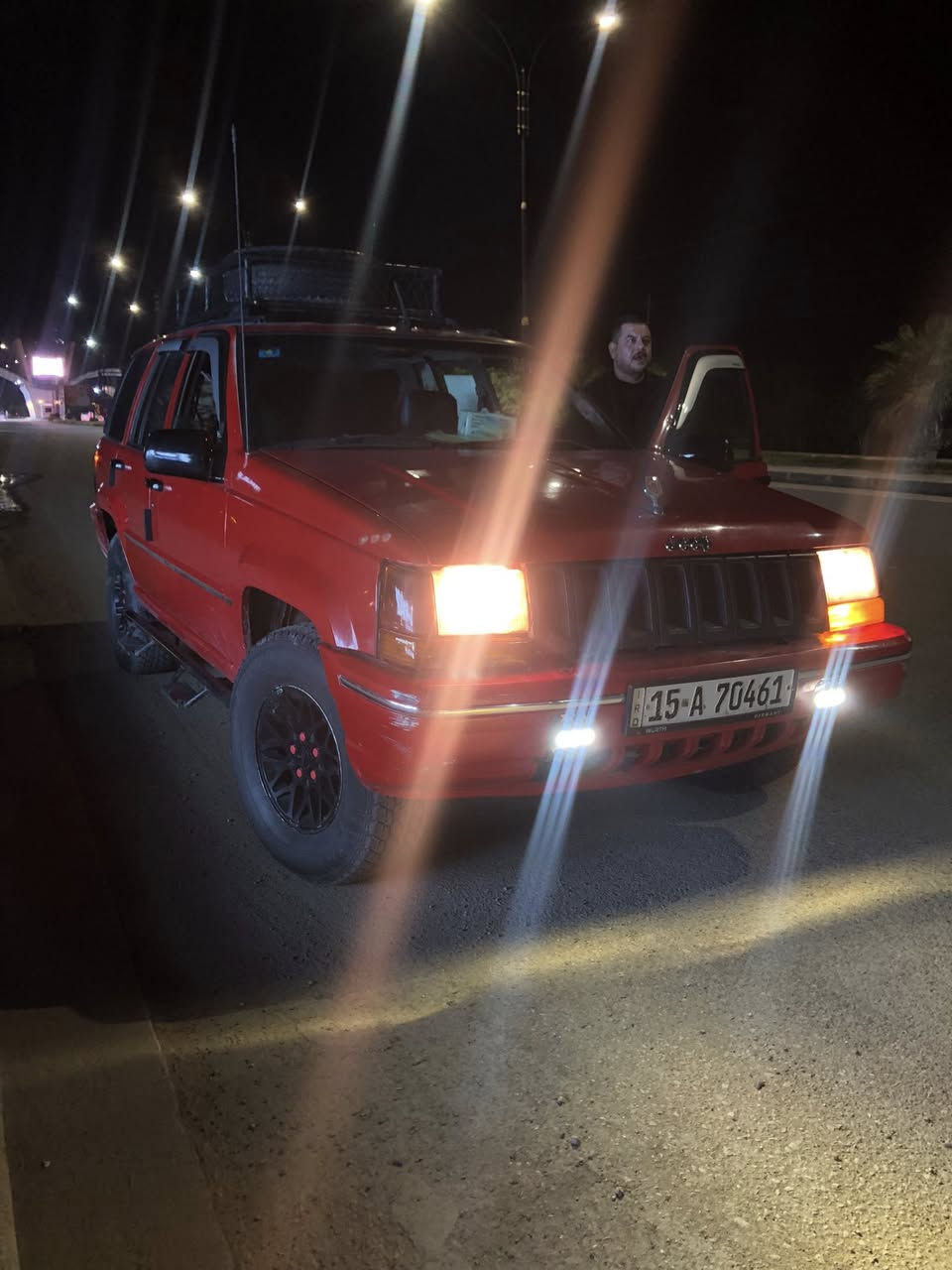 السلام عليكم جيب للبيع او مراوس حسب القناعه كير ومحرك تبريد وصدر وتخم تاير ويل سياره مال جناي وضع شركه سعر ٥٠ وبيه مجال مكاني الرمادي تاميم قرب جامعة الانبار  الاتصال بصاحب سياره ( *********** )
