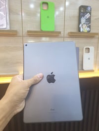 ايباد ٩ • ٦٤ • مقفل