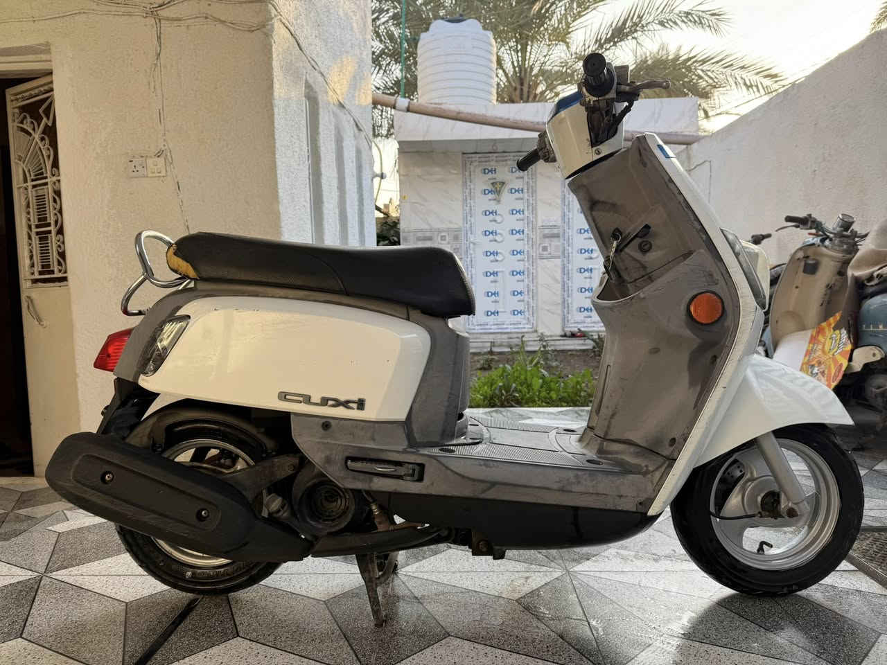 السلام عليكم
للبيع، بوليسي مسطره لون ابيض داخل رصاصي 
كفاله عامة مامفتوحة ولا تنقيص ولا تبخير ولا كلشي . ختم واحد داخل وكفرات ومكينه ، كلها شغاله كهربائات لايت زنون مكاني قضاء المسيب 
*********** ومتواجد بلخاص هم
شراي تعال خاص تحب تسولف لتجي
