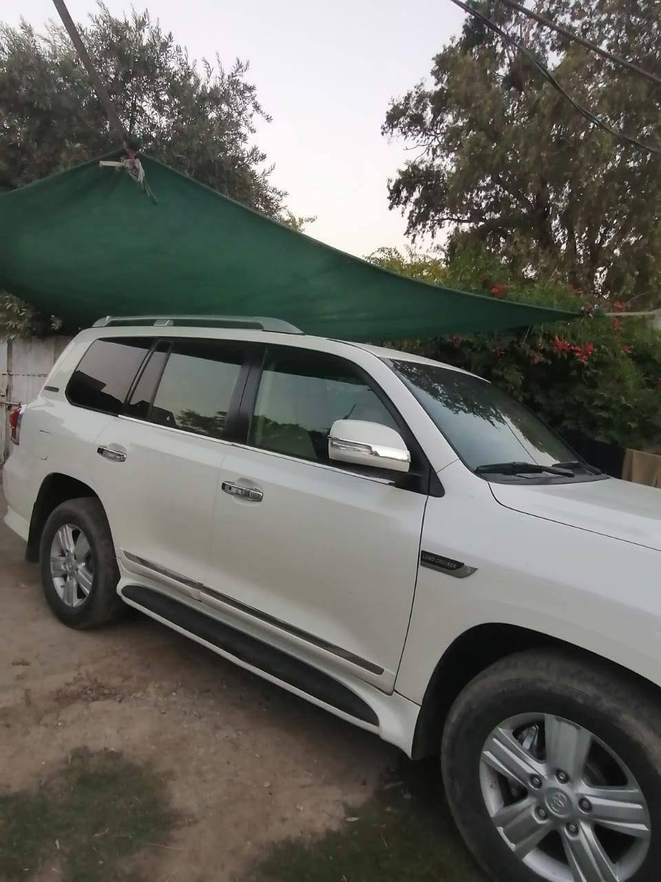 السلام عليكم لاندكروز موديل 11 GXR محدثه 14 مكنيه 6سلندر سياره جاهزه ونضيفه من جميع النواحي. السعر 260وبيها مجال بسيط. ***********واتساب فقط للاستفسار رقم سليمانيه تحويل ثاني يوم
