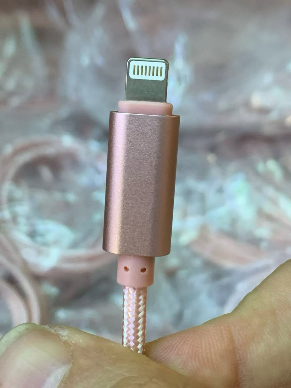 27W PD iPhone Fast Charging Data Cable 
Small qty remaining!

#cnwlinks #cnwlink #stock #cable #PDcable #fastchargingcable


**إذا كنت صاحب هذا الإعلان وتريد حذفه لأي سبب، رجاءا أرسل رسالة إلى الدعم الفني**