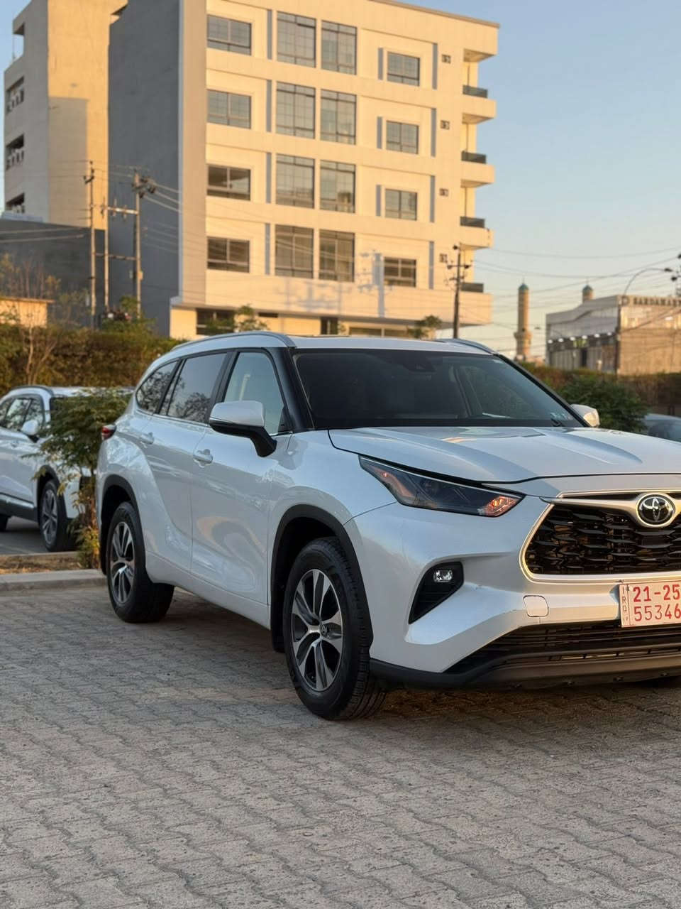 🔥 TOYOTA HIGHLANDER XLE 🔥
💎 تایبەتمەندییەکان / المواصفات:

✅ مۆدێل / الموديل: 2023

✅ جۆر / الفئة: XLE - AWD (دفع رباعي)

✅ ڕەنگ / اللون: سپی - ناوی ڕەساسی (أبيض - داخل رصاصي)

✅ مەسافە / المسافة: 58,000 میل (Miles)

✅ بزوێنەر / المحرك: 4 پستۆن (4 سلندر)

🛠 تێبینی / ملاحظة:

بێ بۆیاخ، %100 بە شەرت (صندوق گۆڕدراو بە بلادی).

بدون صبغ، 100% بشرط (الصندوق مبدل بلادي).

📄 تایبەتمەندی تر / معلومات أخرى:

ڕەقەم هەولێر (مرقم أربيل)

سەنەوی و هەزە نوێ (سنوية وهزة جديدة)

📍 شوێن / العنوان: هەولێر (أربيل)

💰 نرخ / السعر: 32,900 $ (٣٢٩ وەرەقە)

📞 پەیوەندی / للإتصال:

📲 ***********

💬 *********** (WhatsApp/واتسئەپ)
