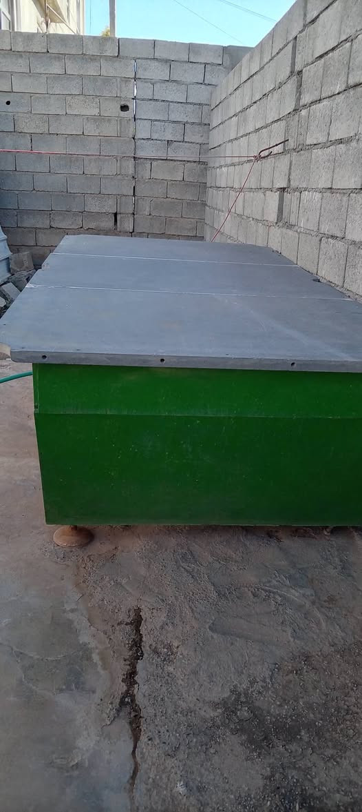 ميز بلياردو نظيف خشب مع طوبات العنوان كركوك قضاء الحويجه السعر 400وبي مجال للشراي ***********
