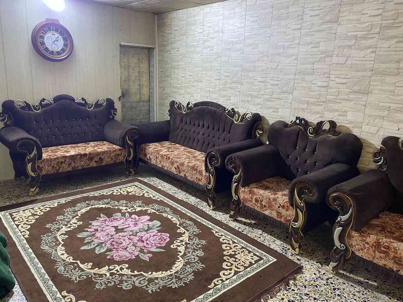 تخم 10 مقاعد شرط النضافة شغل درجة أولى مكاني بغداد الشعب ***********
