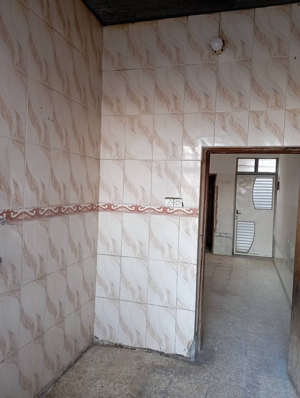 دار للايجار
حي ميسان قطاع 31 مقابل البريد شارع 20 م
غرفه..صاله..مطبخ..استقبال..صحيات ..طارمه..مكشوفه
الشهر 300 الف
للاستفسار 
مكتب السلامي للعقار 
ابو اسيل السلامي
***********
