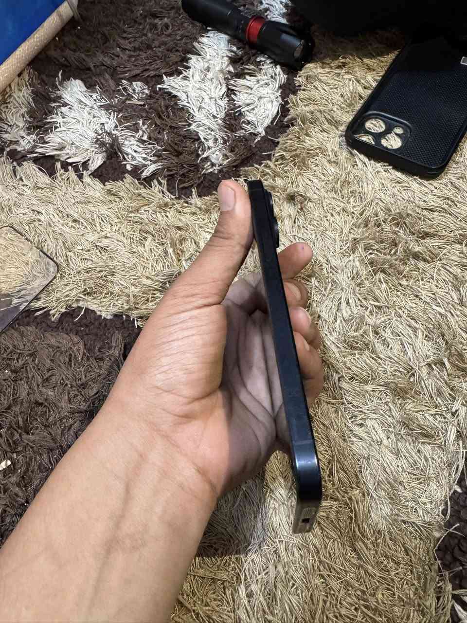 السلام عليكم تلفون ايفون 15 برو ماكس نموذج m بطارية 87 تلفون نضيف لوك 
سعره مليون و200وبي مجال شرط مامفتوح 

‭0774 651 0856‬
