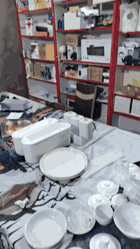 حتى الرفوف هم للبيع اتصل وبالخدمه 07705499164