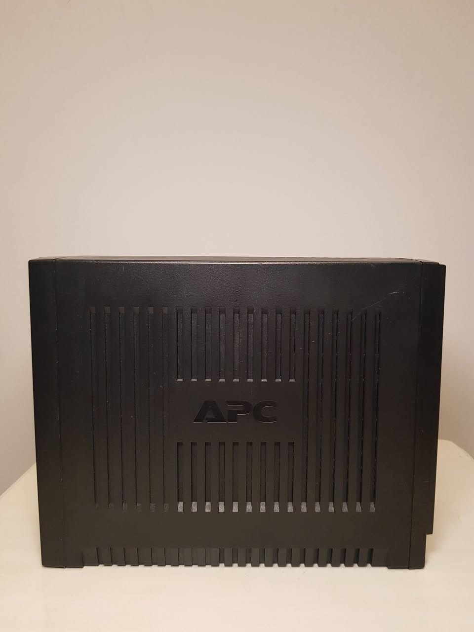 السلام عليكم 
متوفر يو بي اس APC 650
مستخدم نظافة عالية 
بدون بطارية 
السعر 35 الف 
متوفر خدمة التوصيل الي جميع المحافظات
***********
***********
