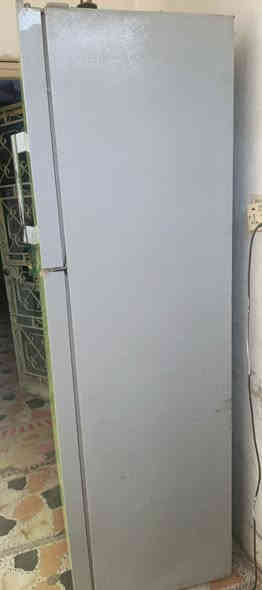 السلام عليكم ثلاجه للبيع حجم الكبير مكاني حله ثوره شرط النظافه  والثلج السعر 175 وبيها مجال بسيط هذا رقم تلفوني لا احد يجي خاص***********
