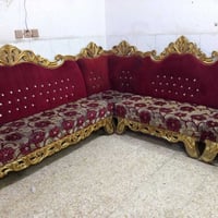 ديوان ملكي تكمه نظيف جدا 11 مقعد ب300الف وبي مجال المكان الوشاش 077384...