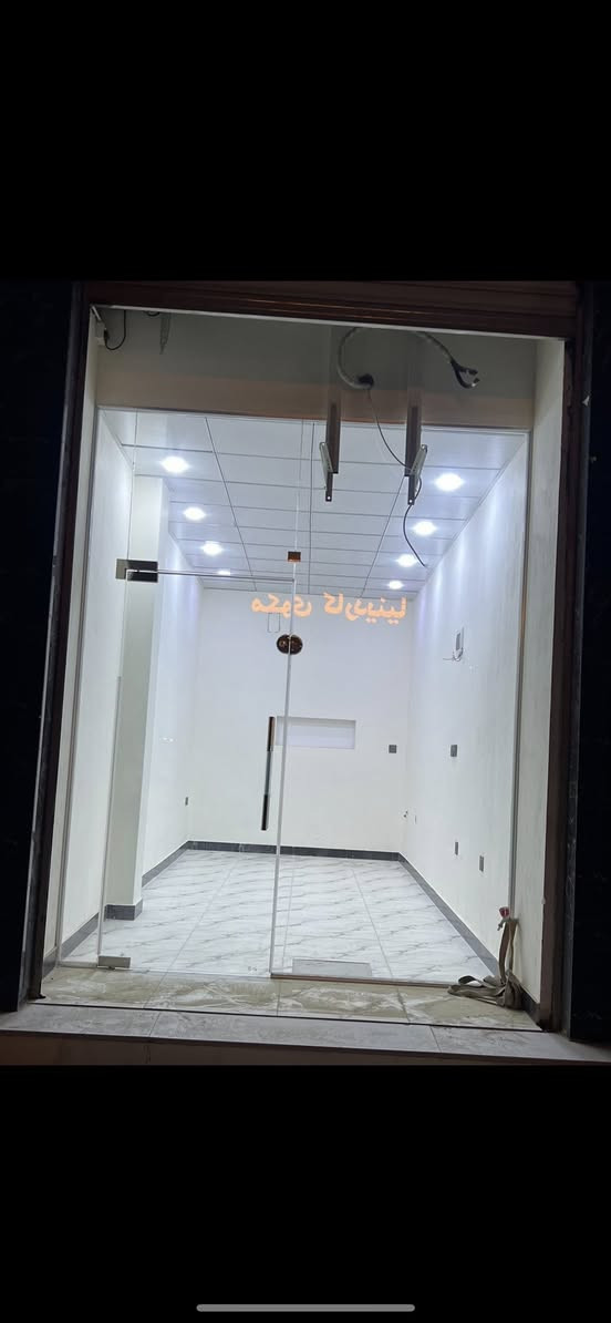 محلين للايجار  .                                                                 الدوره. حي دجله  بصف البعيثه شارع الابداع    
 المساحه الصغير 240&5  الكبير 370&12
السعر  الصغير 300 الف     الكبير 500الف 
هـ/***********. 
اذا لم يتم الرد اتصال وتساب
