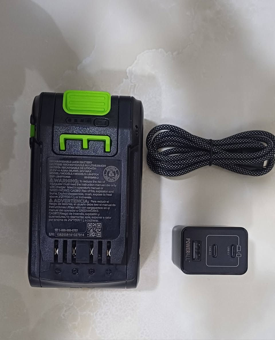 السلام عليكم 
دريل شحن ماركة GreenWorks فيتنامي اصلي 24 فولت مع بطارية واحدة 24 فولت 4 امبير 12 خلية حقيقي شحن تايب سي .كل الملحقات اصلية انتاج 2024 ..
السعر ١٥٠ الف مع التوصيل


**إذا كنت صاحب هذا الإعلان وتريد حذفه لأي سبب، رجاءا أرسل رسالة إلى الدعم الفني**
