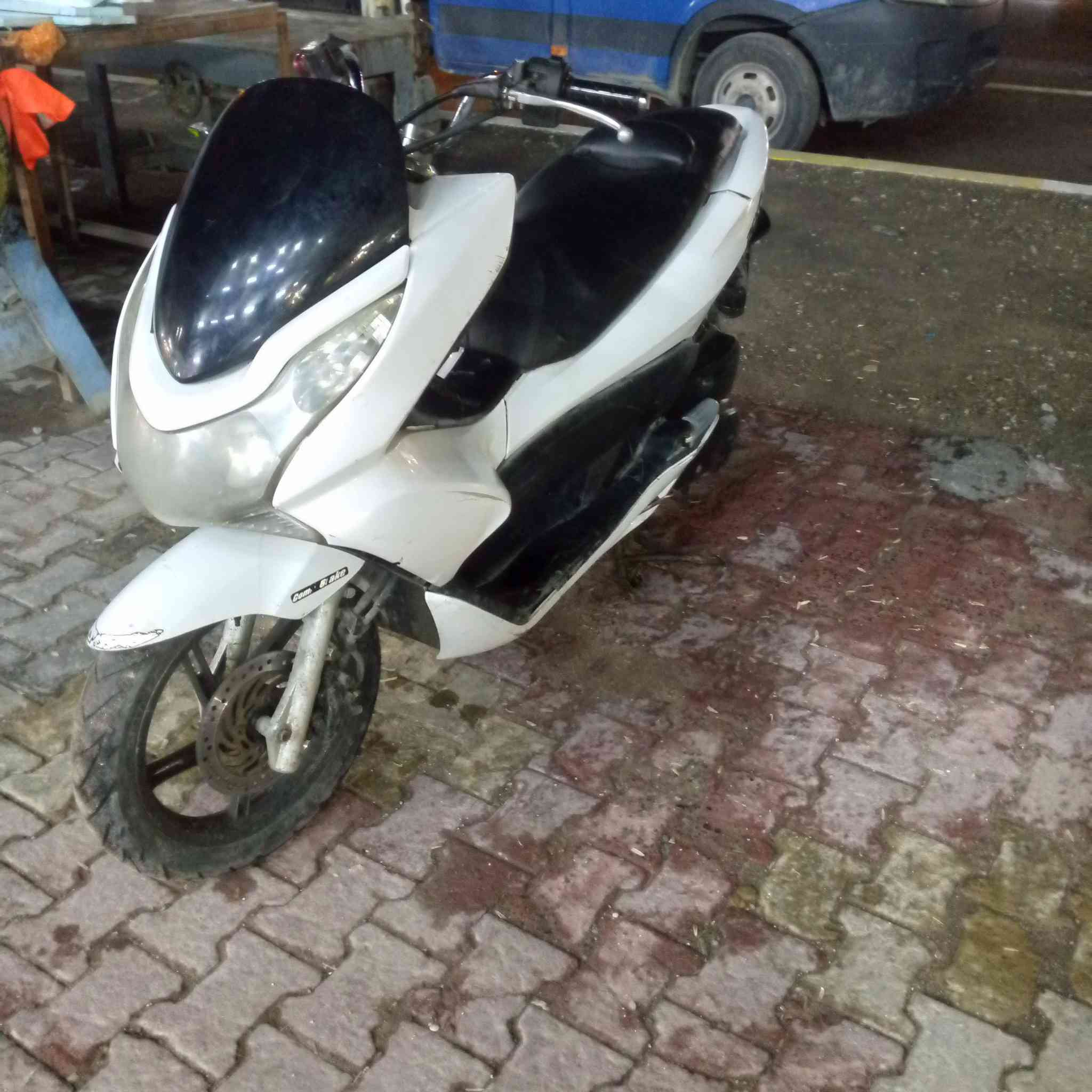 دراجه بي سي اكس الجيل الاول بس تطبيك الكفرات دراجه خير من الله ماكينه ناعمه سعر 850 العنوان مدينه الصدر ***********
